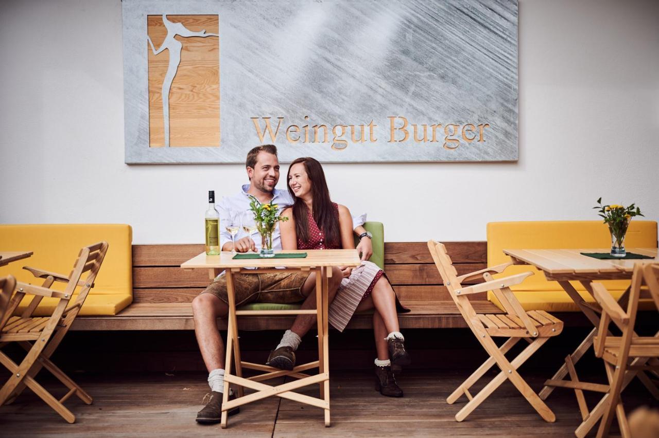 Hotel Weingut Burger à Kalladorf Extérieur photo