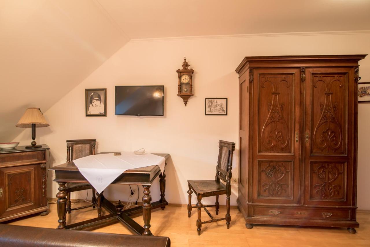 Hotel Weingut Burger à Kalladorf Extérieur photo